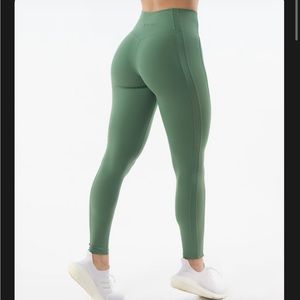 Alphalete pulse kinetic leggings